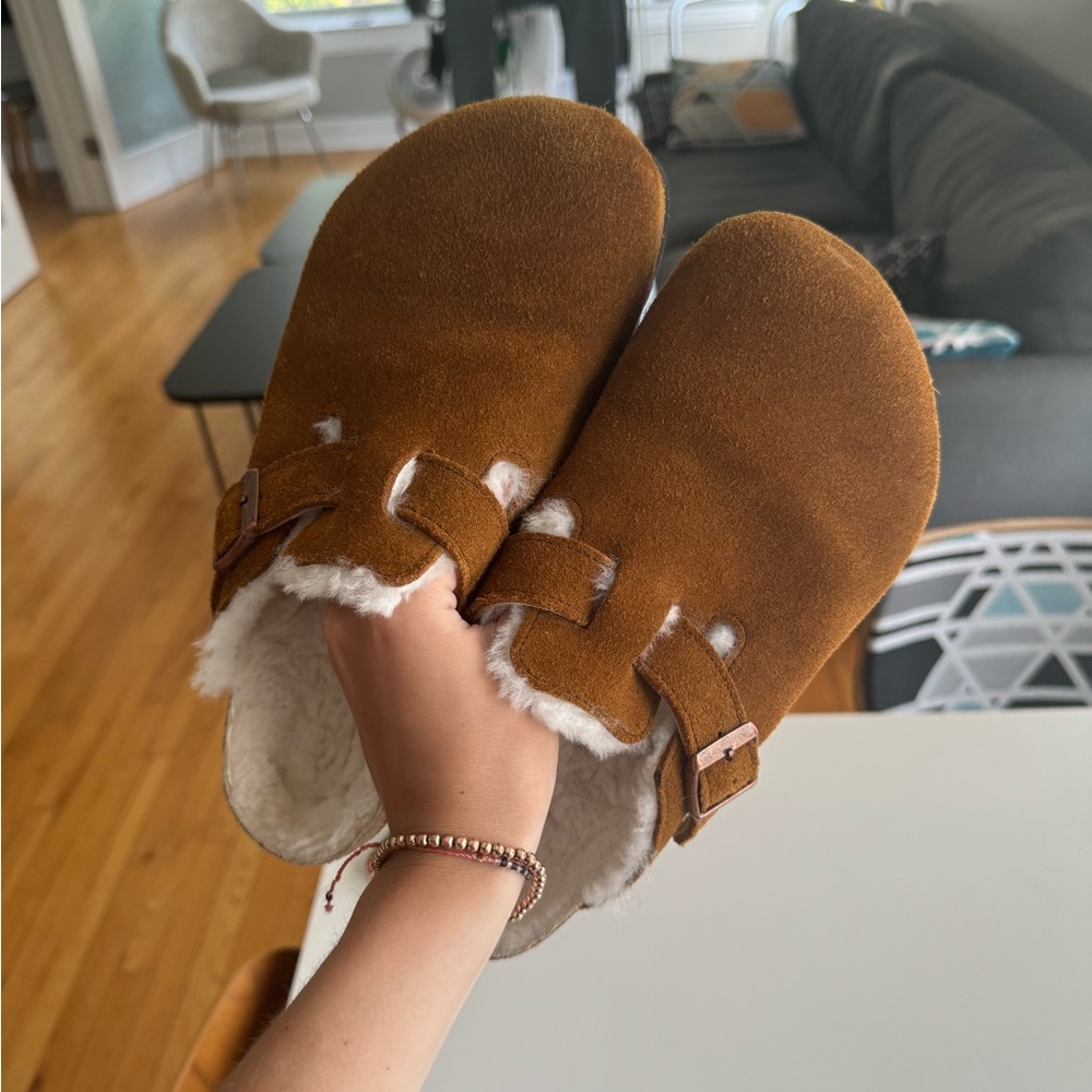 boston fuzzy birkenstock's